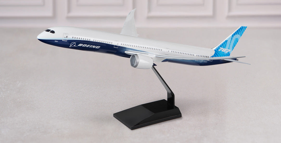 Boeing 飛行機オーナメント 専用ボックス付き Boeing Holiday Gift Shop – The Boeing Store